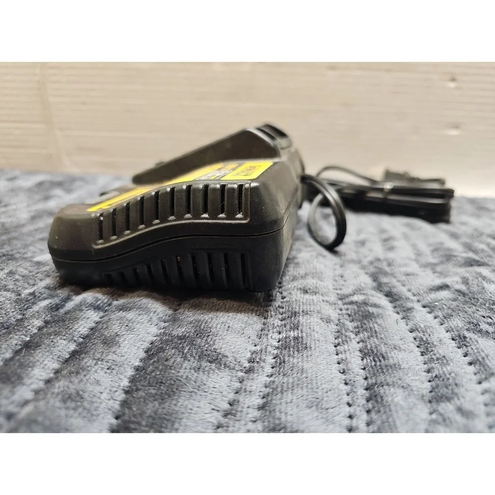 DEWALT DCB113 12-20V MAX Battery Charger 20 Volt For Saw, Drill, Grinder